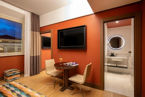 The Independent Hotel image 9