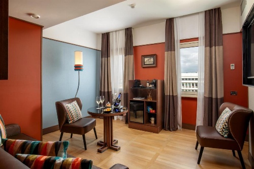 The Independent Hotel image 7